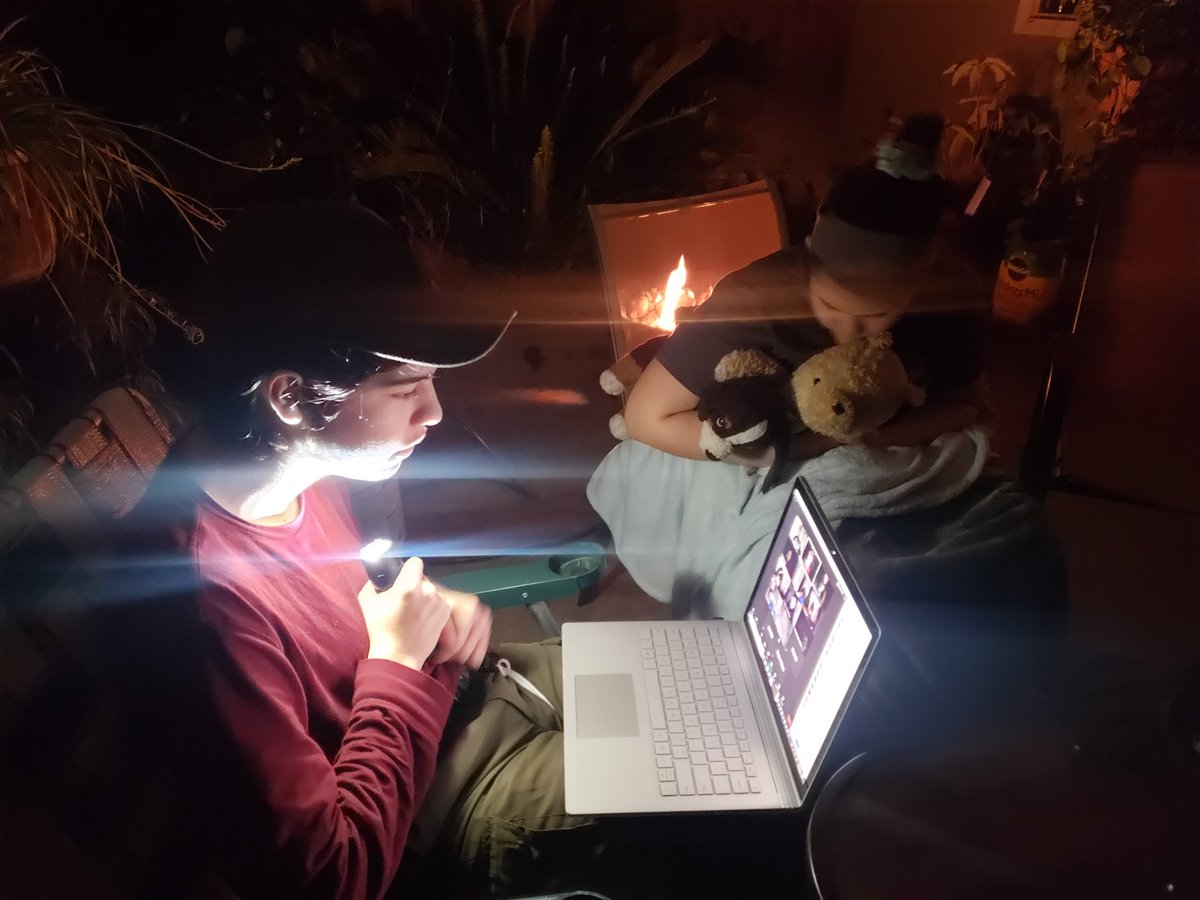 barronteach's tweet photo. Amazing night! Camp In with my 2nd graders. My kids helped too Sang songs, tied knots, s'mores, campfire stories! 
#distancelearning #TeachFromHome #cesd
#BTeagles https://t.co/fcvNxavfah