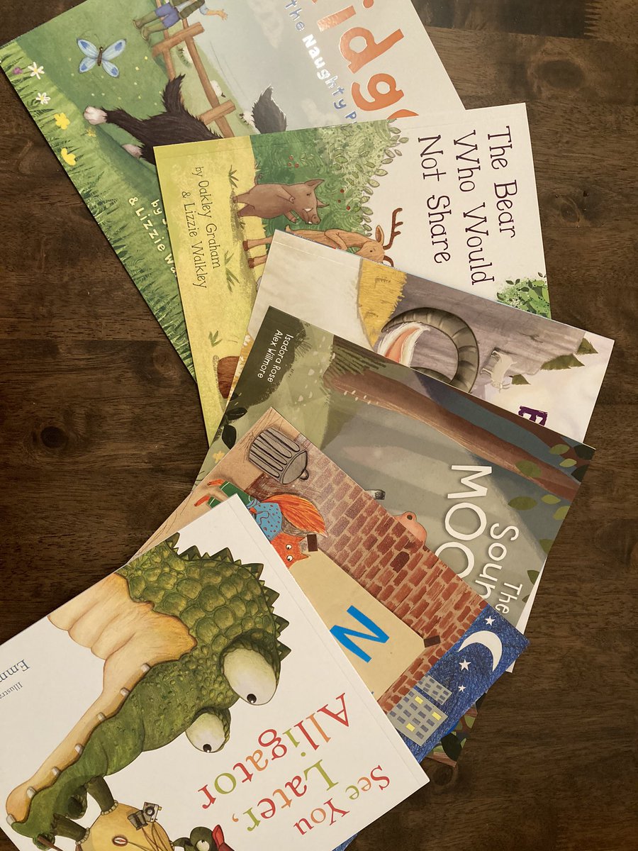 fugelsangm's tweet photo. Purchased these books from Aldi today for just $1 each. Stocking up on teaching resources for next year! #acuedu_p https://t.co/RyCcCDkGTi