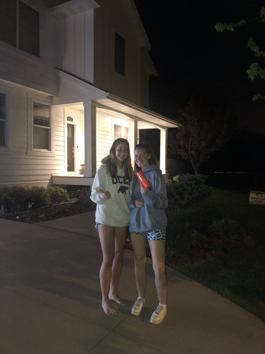 dickbaitbitches's tweet photo. @ERAssassins Sinead’s back is starting to hurt. I’m sorry avery 😞 https://t.co/lq3nqTSHJ1