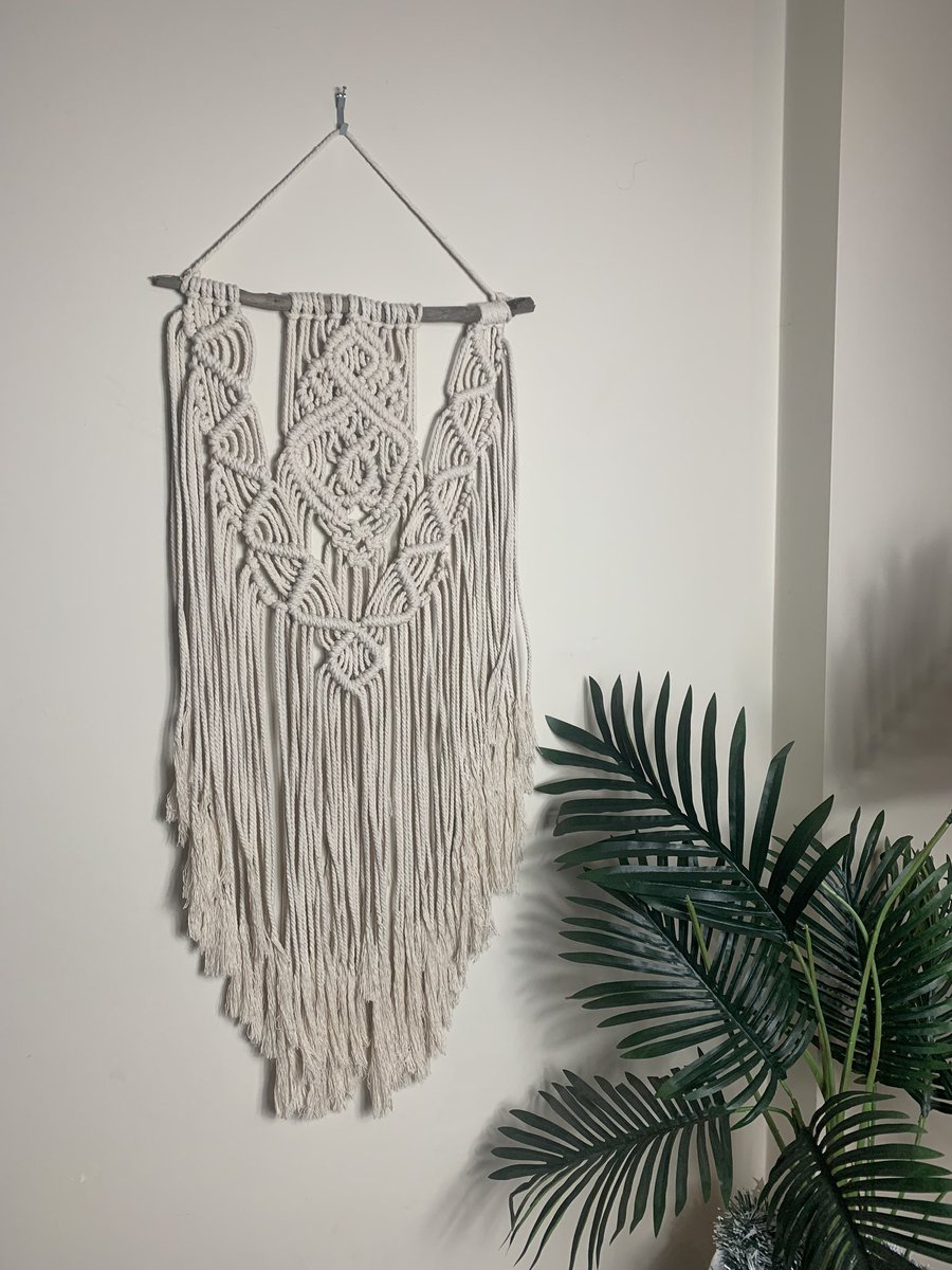 BeckiASMR's tweet photo. Here is my 3rd Macrame.

I really am my own demon...
I can’t help but think “why am I doing this? There’s people way better than me. Real professionals.”
It’s the EXACT same thing with my ASMR. 
Why do I do this to myself 😓 https://t.co/VNVIOAokMk