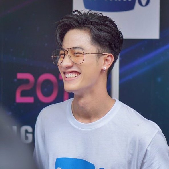 i'm happy when he's happy. i'm smiling when he does  #Tawan_V  @Tawan_V