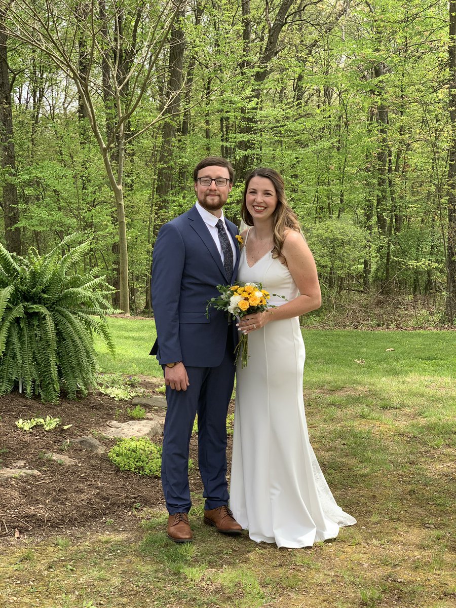 immollyyann's tweet photo. @russelled #LYLIU2 7.5 years of dating and we got married this past weekend! https://t.co/G8YXUfd2EC