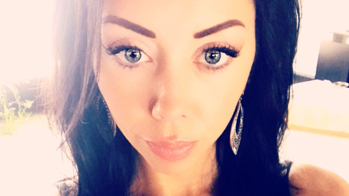 Amy Lee Owens tweet media