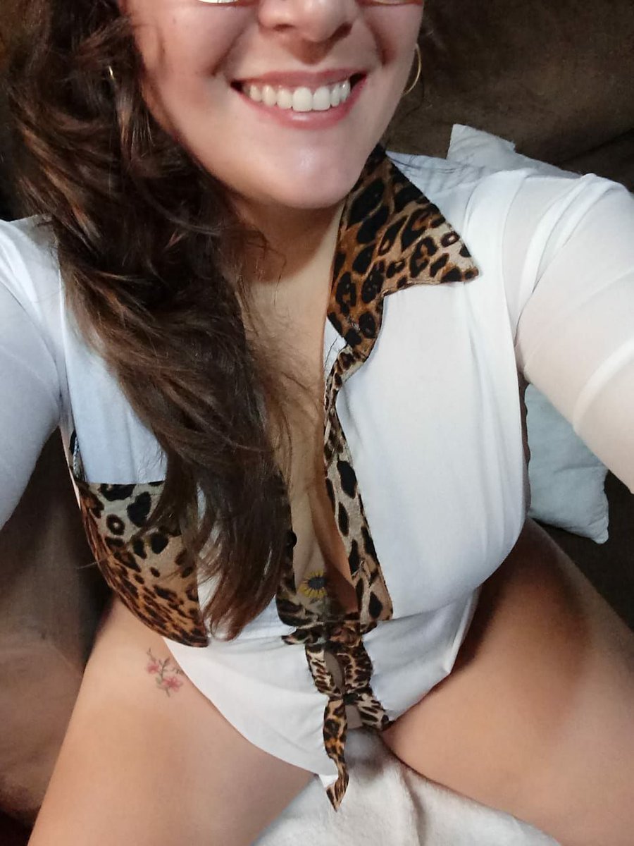 carolksada's tweet photo. Estou online agora no @cameraprive em https://t.co/XCUHHJUPJ6 #hotwife #cuckold #bigass #bigtits @BossOfGirls @BrazilPrivate @oxnar_sex @AdultBrazil2 @soperfeitas_ @nudes25hrs @cornudaso23 @CuckoldDNA @corno_dominado  @CornoDna @cucklife_br @hrcuck @corno_mundo @h0memadmirador https://t.co/saowfuS4oc