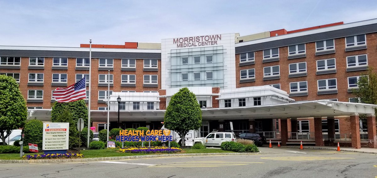 BillSchievella's tweet photo. Enjoyed treating the Intensive Care Unit staff on several floors today at Morristown Medical Center to a hot Italian meal. We are headed in the right direction but many COVID patients are battling for their lives. These amazing “Heroes in White” deserve a break.@AtlanticHealth https://t.co/bwLGjSLKkB