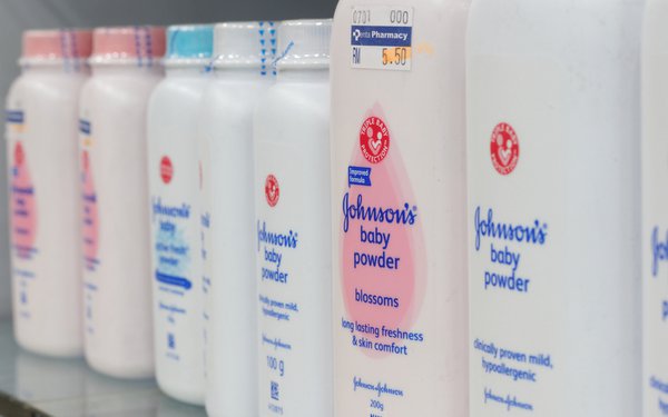 MediaPost's tweet photo. .@SCJohnson, @ProcterGamble, @LOrealUSA top spenders in advertising in Q1 2020 @MediaRadar https://t.co/zGh43ACJXN @lauriesullivan https://t.co/bofNYhx0hK