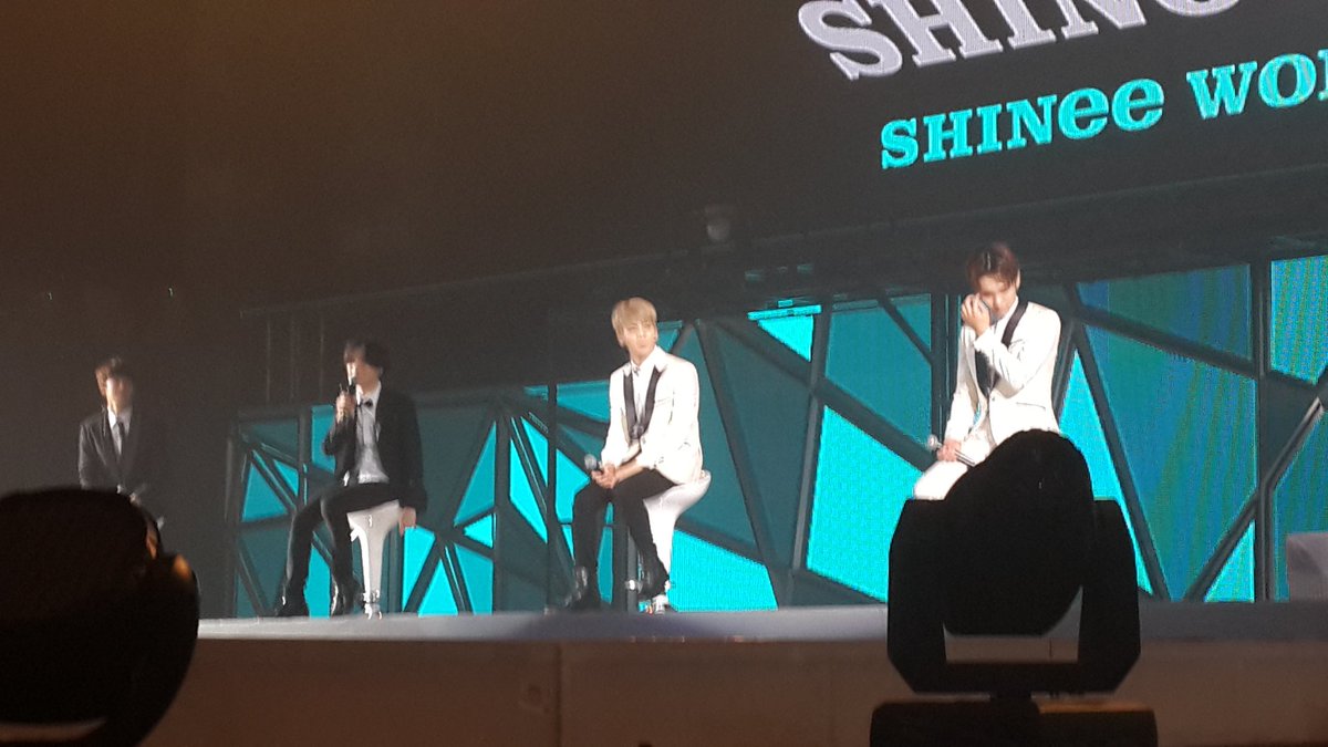 Day 20: favorite moment as a shawolWhen i met them for the 1st-4th times 