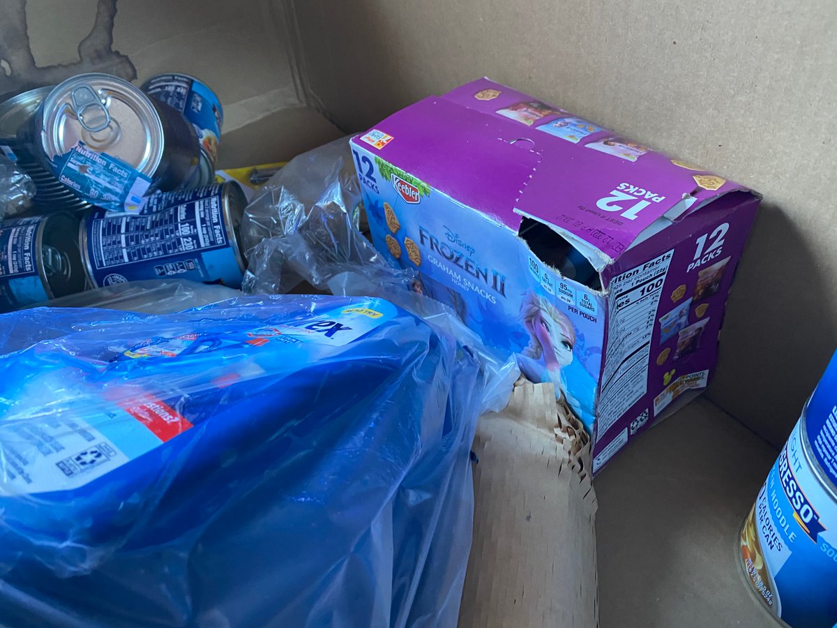VivZ324's tweet photo. @AskTarget I need all these items replaced . I cannot request it through the app because it shows as “in transit”. Bad packaging and shipping. https://t.co/Qp3w85FBqv