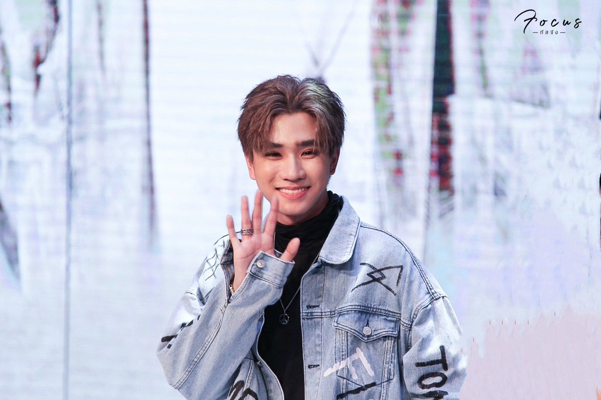 focussss9's tweet photo. LOVE YOU AS ALWAYS 🙆🏻‍♀️💕 

#LoveForPerth520
#KDPPE https://t.co/o1KmZqKaAQ
