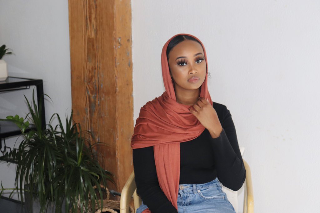 RAZiAA_tm's tweet photo. Hi guys! Eid is coming up soon and I would like to introduce my hijab business to the Twitter world. I’m doing an Eid Giveaway! 3 lucky winners. Pls RT MY FUTURE CUSTOMERS COULD BE ON YOUR TL 

RULES: RT AND FOLLOW FOR ENTRY 🚨 https://t.co/0QY1XkG2qt