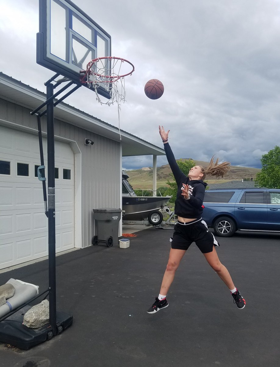 GirlBantams's tweet photo. Maggie Ogden, 6'1, 4.0 GPA, Clarkston HS 2022,
2x GNL District Champ, 2x WA 2A State tournament participant (3rd 2019), looking to contribute to the Bantam's in big ways in 20-21! Will play AAU with "Built for Ball" out of Spokane this summer. https://t.co/JGTWBjFiz1