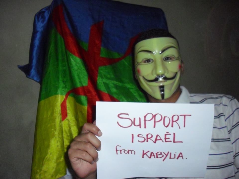 JADlS's tweet photo. @chakalbyle_ @Sarrazinho_AMG @staifiiiii MDR il y a3jours un kabyle a reprochait aux algériens de soutenir les palestiniens au lieu de soutenir la cause kabyle pourquoi vous l’avez pas publié?Les kabyles c’est des sionistes. Les saoudiens à la limite ils font que se faire insulter par eux ils ont plus d’excuses que vs😂 https://t.co/xp9KtfnbgA
