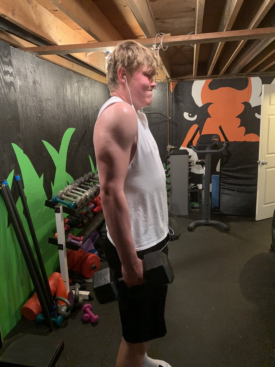 PabstNate's tweet photo. “Run when you can, walk if you have to, crawl if you must; just never give up.” (Dean Karnazes) #KeepCrusading @MoellerFootball @MoellerStrength https://t.co/Y4VbJv4jKb
