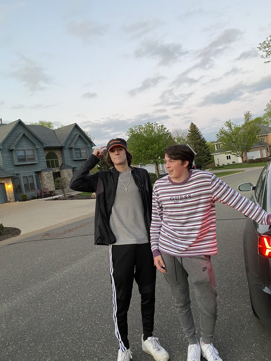 LCCrew6's tweet photo. big bush serving em hot and ready on tony klett 🍕🔥 @WoodburyNerf https://t.co/iFLQe2N1fs