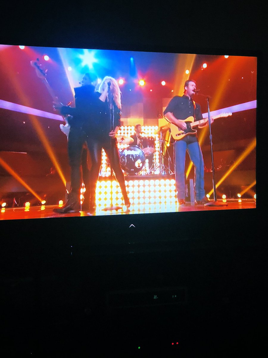 LynnBrower's tweet photo. Best part of tonight’s show is watching these clips of throwback performances. #TheVoiceFinale https://t.co/9LVcCddSmx
