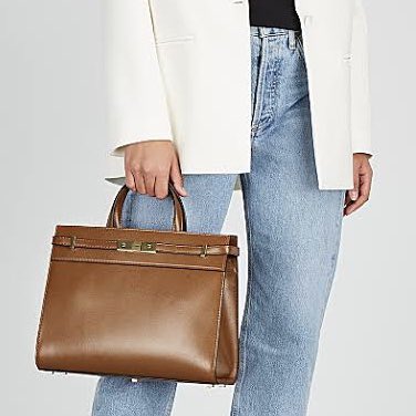 CosmopolitanSyd's tweet photo. 𝗕𝗨𝗦𝗜𝗡𝗘𝗦𝗦 𝗖𝗛𝗜𝗖 𝗢𝗥 𝗦𝗧𝗥𝗘𝗘𝗧 𝗦𝗧𝗬𝗟𝗘 🤎⁣
⁣
Saint Laurent Manhattan bag for all occasions
⁣
𝗧𝗲𝗹𝗲𝗽𝗵𝗼𝗻𝗲 𝗼𝗿𝗱𝗲𝗿𝘀 𝗮𝗻𝗱 𝗳𝗿𝗲𝗲 𝗱𝗲𝗹𝗶𝘃𝗲𝗿𝘆 𝗶𝗻 𝗦𝘆𝗱𝗻𝗲𝘆 𝗮𝗻𝗱 𝗡𝗮𝘁𝗶𝗼𝗻𝗮𝗹𝗹𝘆.⁣

#CosmopolitanShoes #doublebay #sydney #australia https://t.co/PmqLQj6Shd