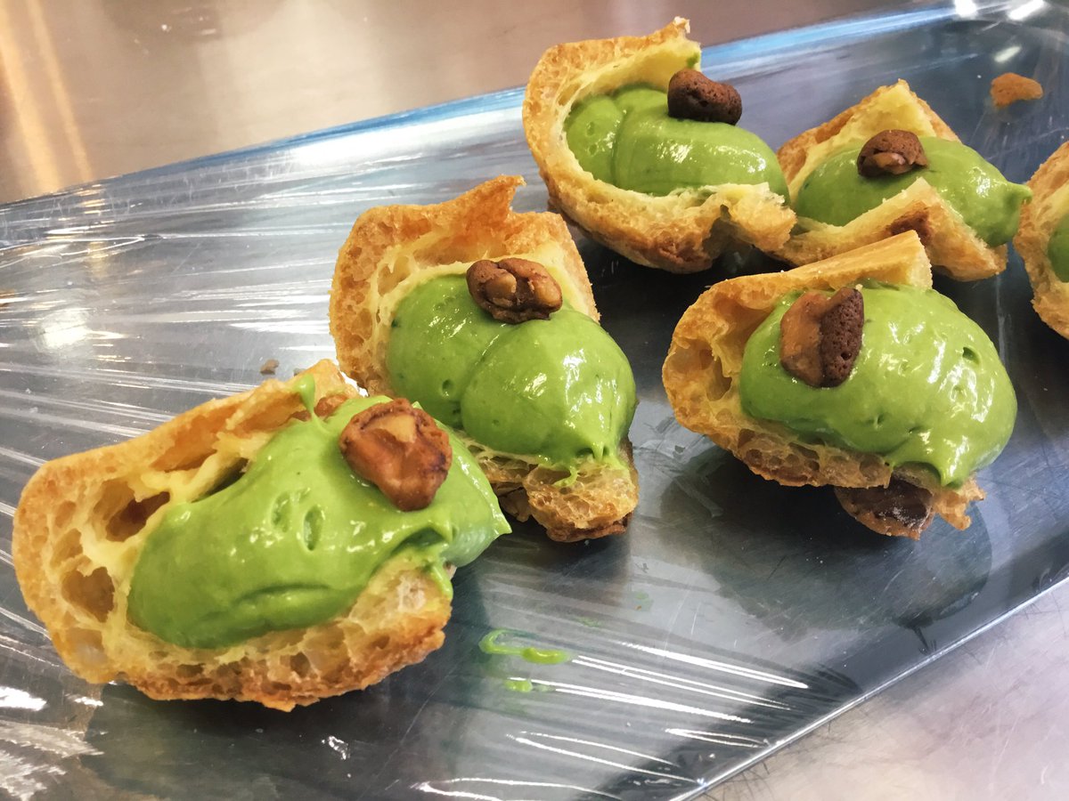 Chou Bakeマエストロ Auf Twitter あああああいけません試食さんたち 密 です クリームも詰まりすぎです 名古屋シュークリーム 密です おいしいもの貼る