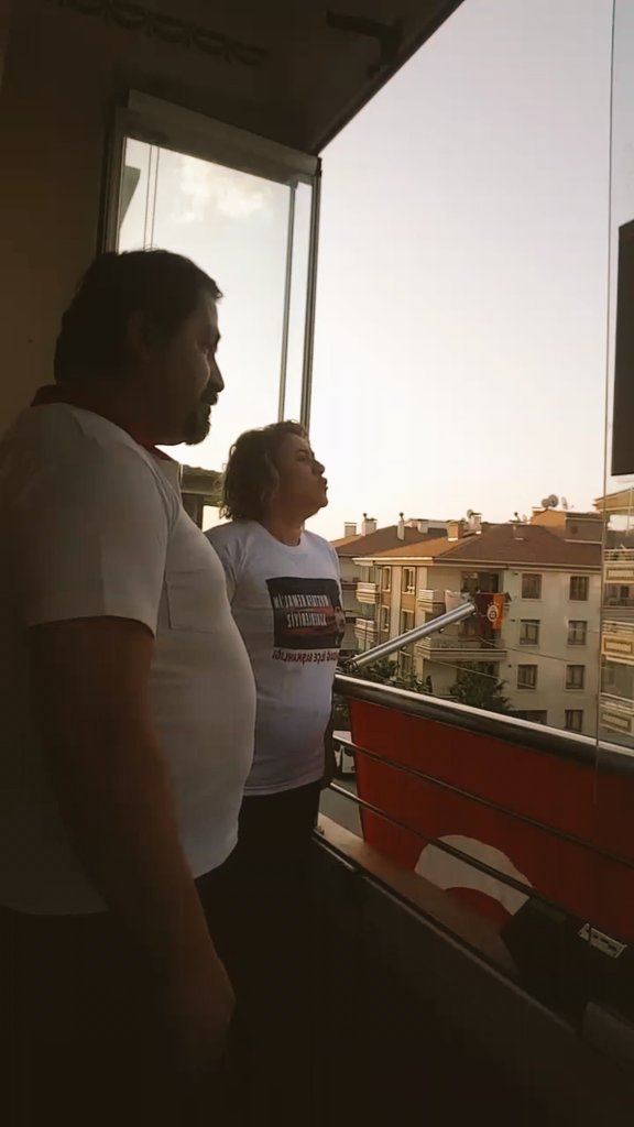 NeslihanAtesChp's tweet photo. #Saat1919  #Balkondayız
#19MayısAtatürküAnmaGençlikVeSporBayramı  
Eşsiz Önderimiz #GaziMustafaKemalATATÜRK ve silah arkadaşlarıyla,bu aziz vatan uğruna can veren tüm şehitlerimiz için #SaygıDuruşu , ardından #İstiklalMarşı  #OnuncuYılMarşı  #İzmirMarşı okuduk.Sonsuz saygı minnet https://t.co/PBVzVS6pv8