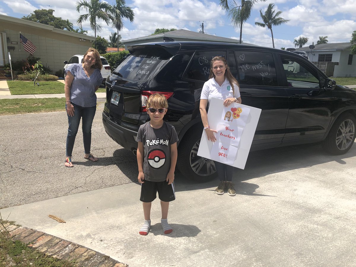 Late post... thank you so much to <a href="/LizBloom03/">Elizabeth Bloom</a> and Mrs. Walther for coming by and visiting this first grader! He was sooooo 😃 to see you both.  Special teachers! 👩‍🏫 👩‍🏫.  GULLIVER teachers are awesome!  And these two are AMAZING. 💙 #gslearning #gulliverfamily #gulliverpride
