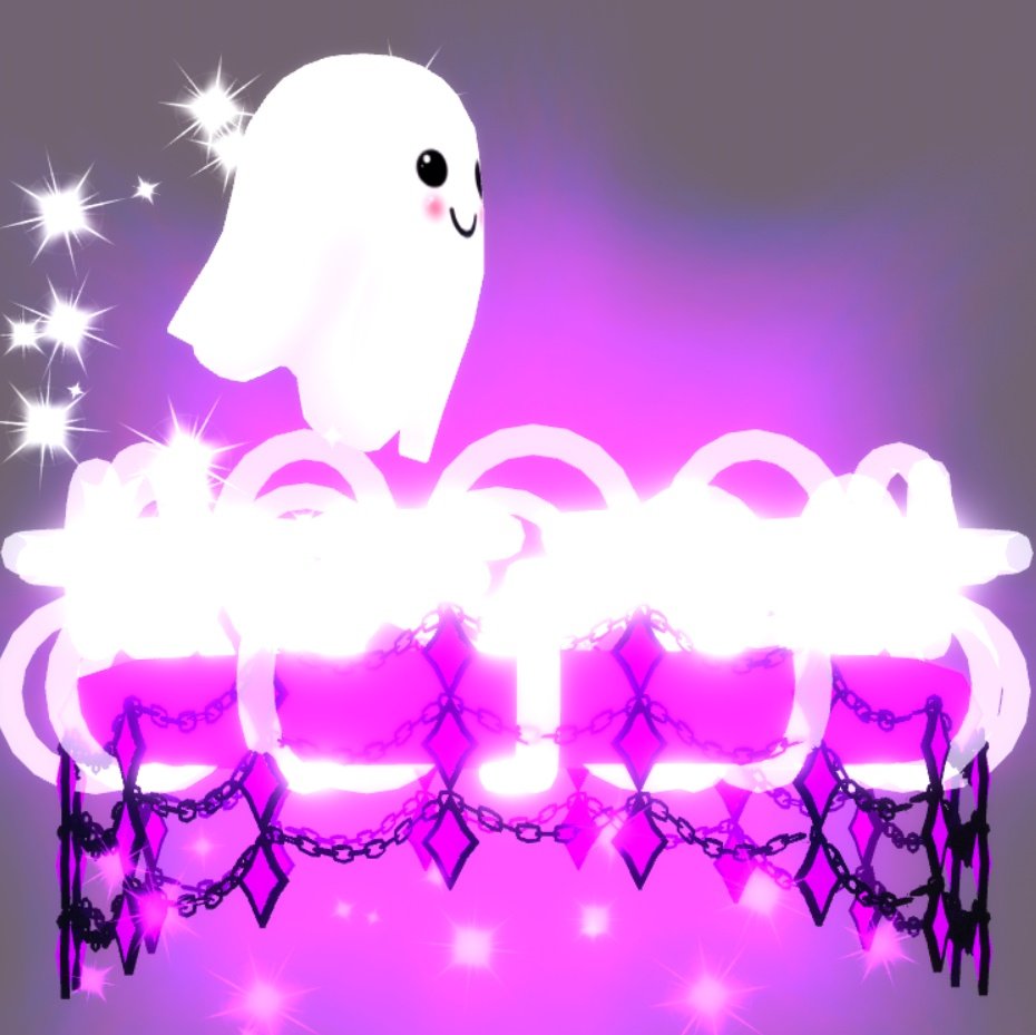 Elixzaa_'s tweet photo. Hii! I'm new to rh and Twitter but my sister gave me this Halloween 2019 halo and I wanted to know the value of it since I don't know any values of anything :v
(Pic from Google not mine)
#royalehightradings 
#royalehighoffers 
#royalehighhalos 
#royalehightrades 
#royalehigh https://t.co/7CUBVUhNIx