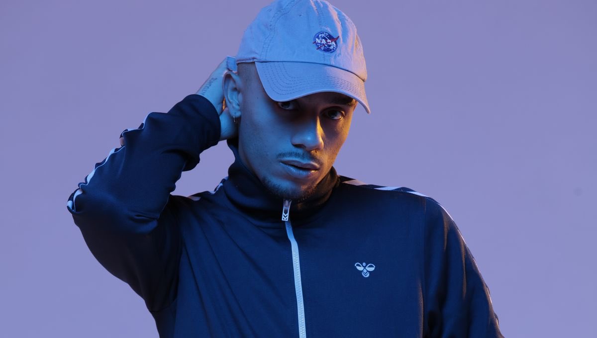 rapextract's tweet image. « Un dernier Facetime puis la vie reprend son cours
Aucun billet ne sécheront tes joues pleines de larmes »