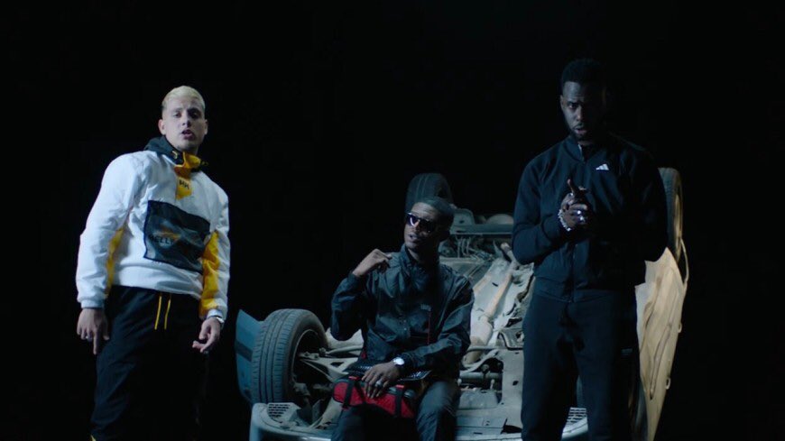 rapextract's tweet image. « J'me tais, j'observe, j'regarde comment ils sont
Si ça m'va pas, j'me taille, j'ai une mission »