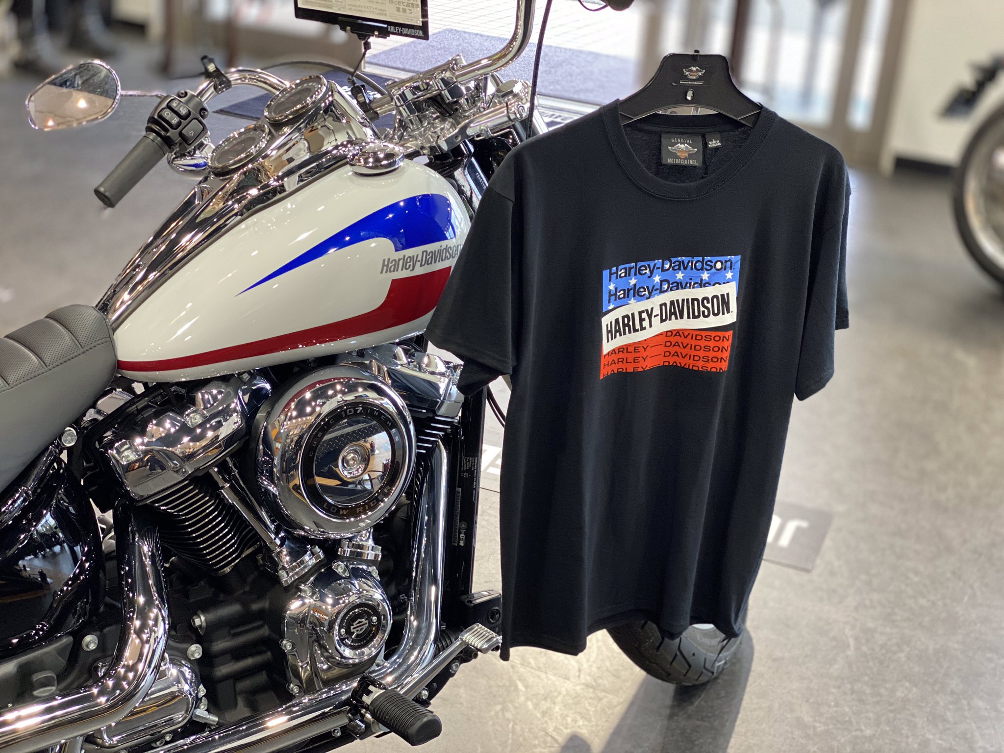 ハーレーダビッドソン徳島 Harley Davidson新作tシャツ色々入荷してますよー 厚手の生地でアメリカ的なブルーとレッドをあしらったかっこいいもの 5 560円税込 ハーレー ハーレーダビッドソン徳島 Tシャツ T Co Fdkxcpogao Twitter