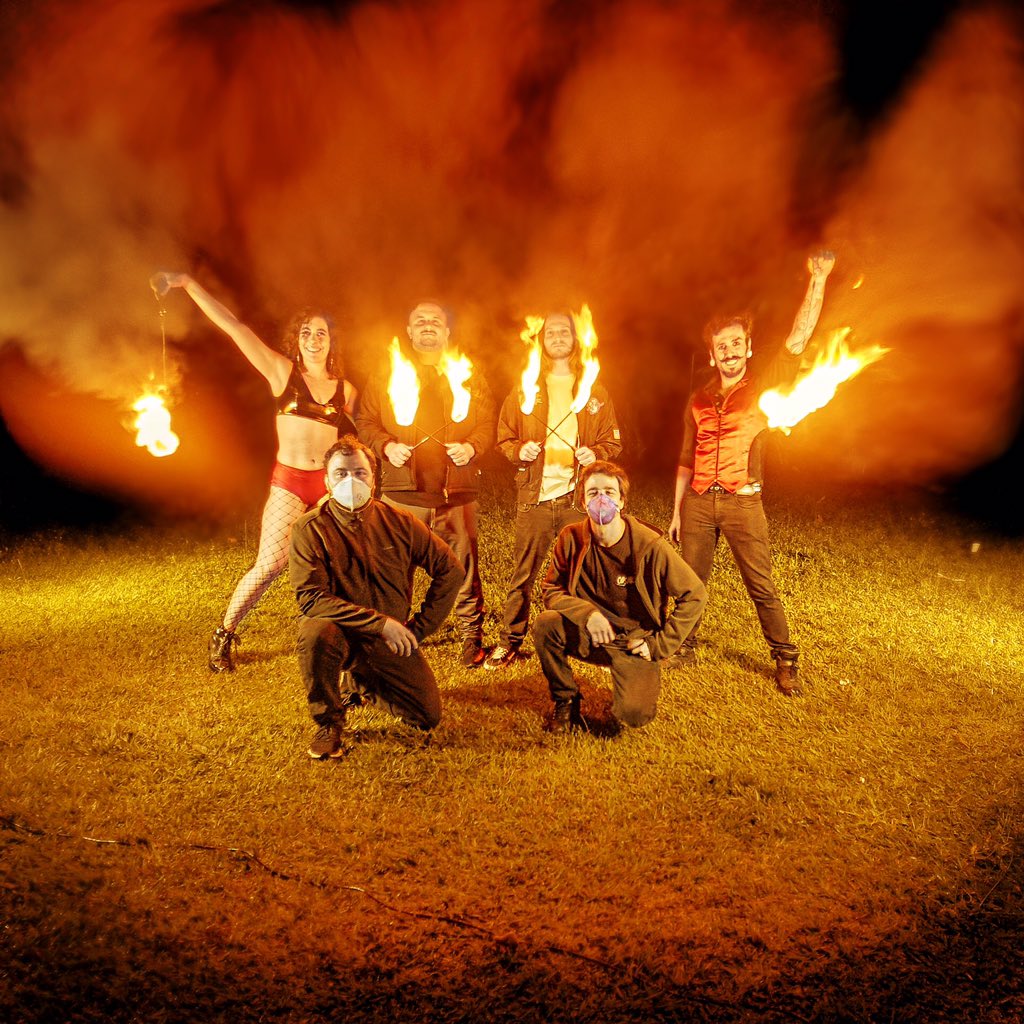 dgroovmusic's tweet photo. Em breve clipe oficial da "Chasing Fire", no nosso canal do Youtube!

Algumas fotos dos bastidores 🔥

#cosmoproducoes #chasingfire @willchamplin #ricks

https://t.co/JfH1jbXB1f https://t.co/bvbJ0v6t5e