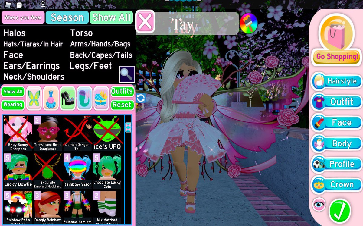 _heyitstay's tweet photo. I’m giving away all these items!(except for the ones that have an X lol) I don’t really see the point in keeping duplicates if someone else needs them. Just comment what item you want! 1 item per person pls 🥺🤍 #royalehightrades #royalehigh #royalehighgiveaway https://t.co/LdJkMWacVH