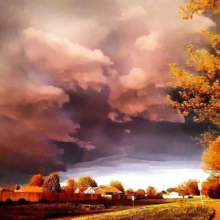 AroundKansas's tweet photo. Like a painting! Teigha French captured Stormy Skies over Haysville...Amazing image! 
#AroundKansas https://t.co/Y5MePFgZ9Q
