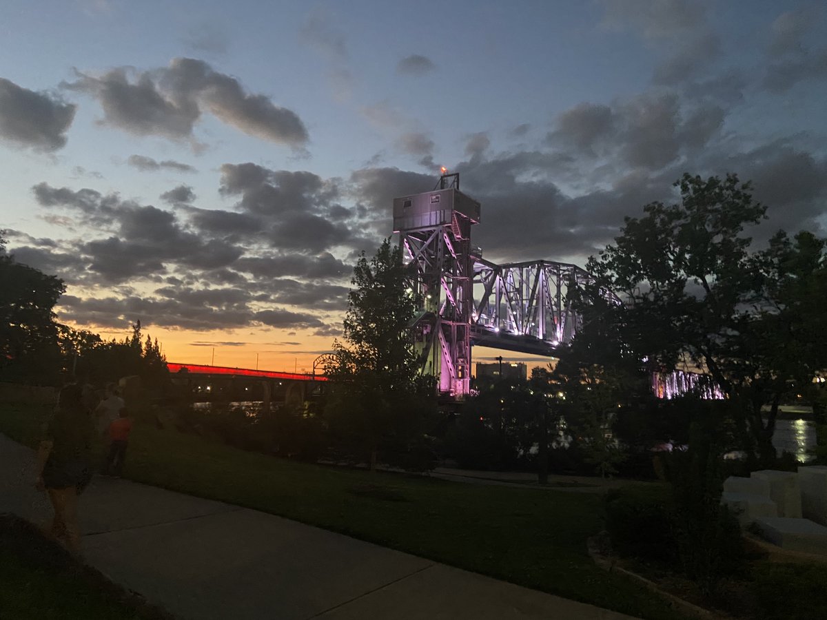 lrsd's tweet photo. Thank you, @_LRCVB & @CityLittleRock - Government for your support of LRSD's C/O 2020 Graduates by lighting downtown bridges to honor the students' tremendous accomplishments! #LRSD2020Grad #LRSDPowerofUS #LRSDProud https://t.co/1jQghN97Lf
