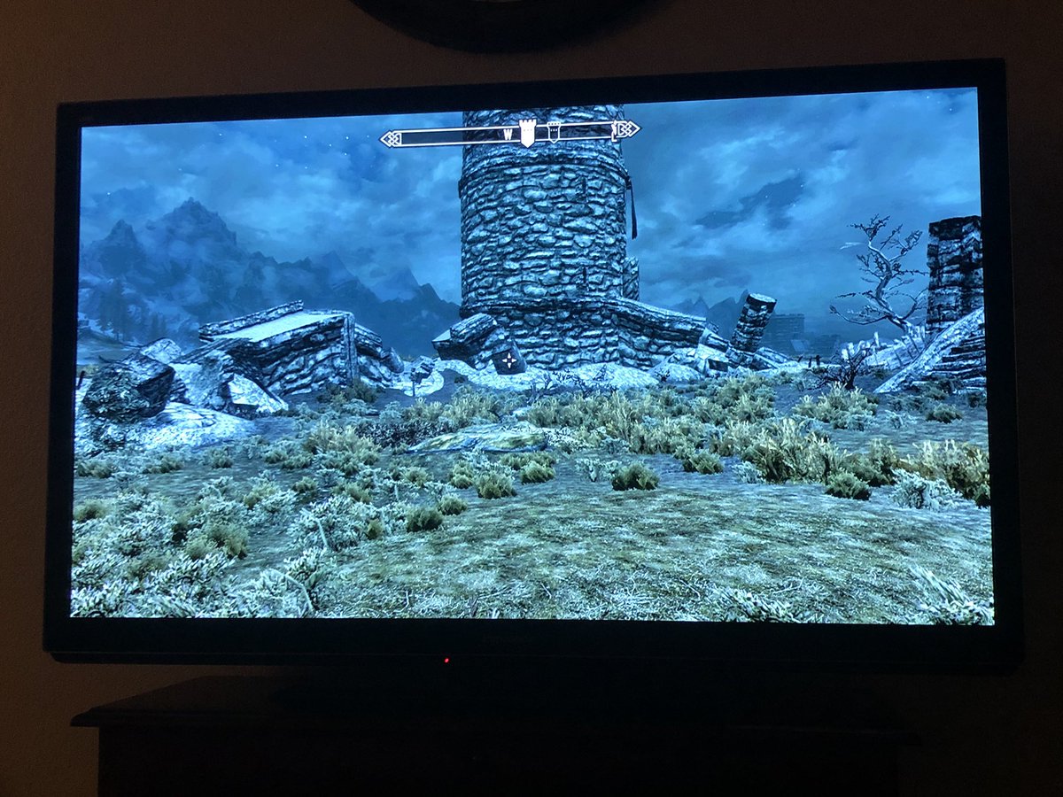 MrsVoxe's tweet photo. #Skyrim and chill? ☺️ https://t.co/4JNvcQU95s