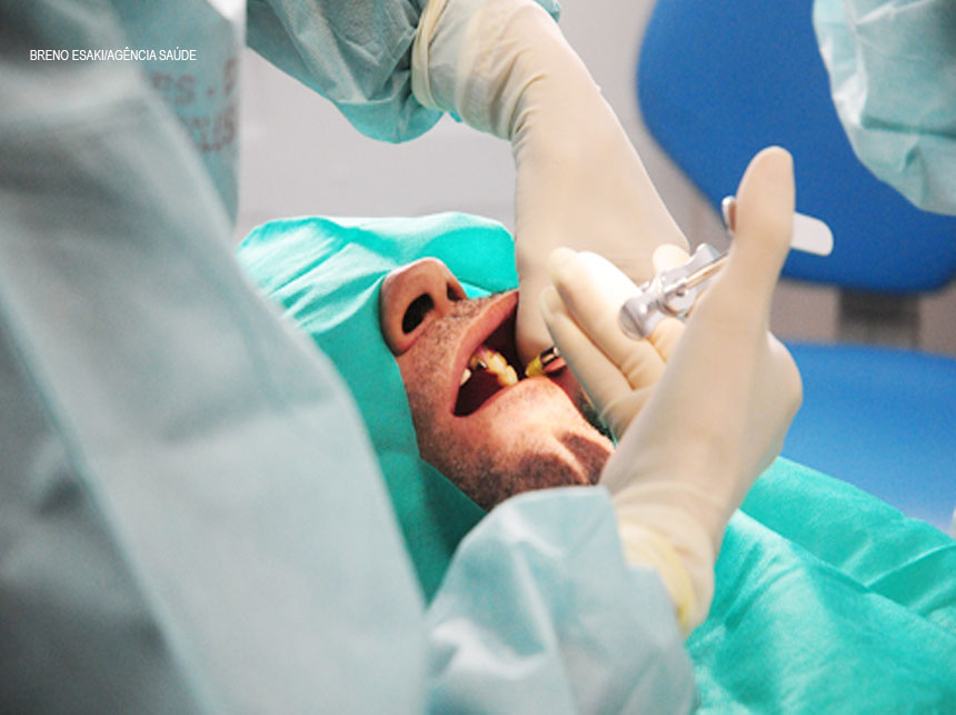 kleberkarpov's tweet image. Equipes da Odontologia do HRT mantêm atendimento aos pacientes oncológicos

politicadistrital.com.br/2020/05/19/equ…

#Unacom #HRT #Odontologia #Oncologia #Câncer