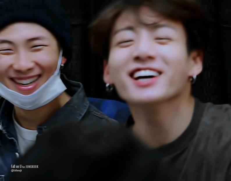 archivesgguks's tweet photo. jungkook has the most beautiful smile in the world https://t.co/aopoPgZQDt