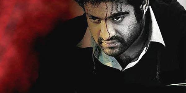 RAJESHTarakian's tweet photo. వాడి బ్లడ్ వాడి లాగే "B-Negative",

వాడి నరాలు నరాలు కావు "HIGH TENSION WIRE" లు,

అందరి గుండె నిమిషానికి 72 సార్లు కొట్టుకుంటే,వాడిది 40 సార్లే కొట్టుకుంటాది "NAPOLEON HEART" అంటారు.

వాడి వల్ల "HEART STROKE" వాడికి రాదు ఎదుటోడికి వస్తాది♥️🔥👌 @tarak9999

#HappyBirthdayNTR https://t.co/MiBD2F1dUG