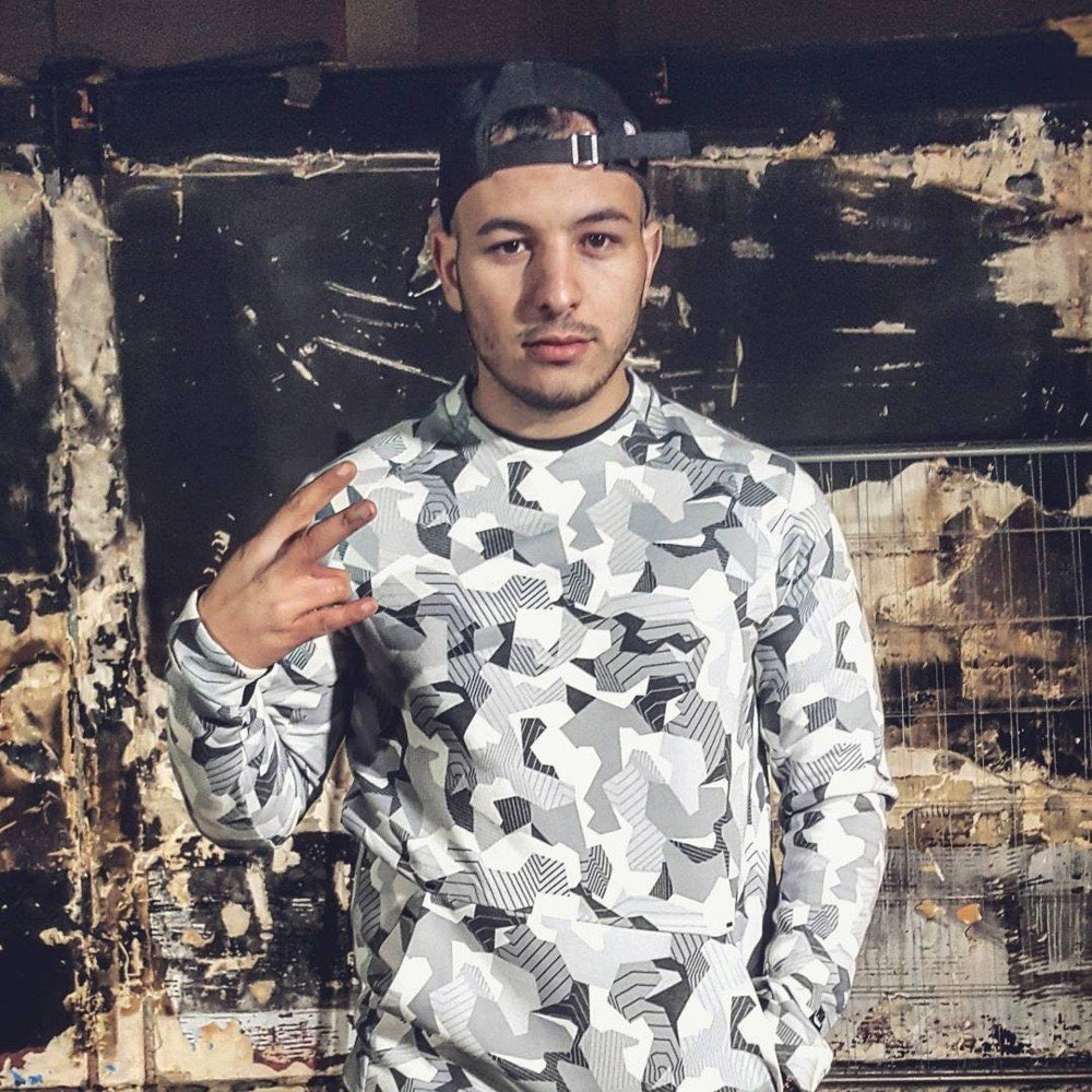 rapextract's tweet image. « J'pense à toi dans mon Audi Cab', j'suis calme, j'suis sous OG Kush »