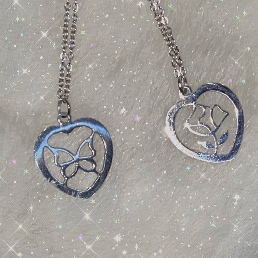 vintageStore00's tweet photo. ❦빈티지 🦋Butterfly &amp; rose 🌹 써지컬 목걸이❦

둘다 택포 가격입니다〰️

❥ 일반 체인 0.7
❥ 써지컬 체인 0.8 

우편 가격

❥ 일반 체인 4700
❥ 써지컬 체인 5700

♡´･ᴗ･`♡주문은 옾챗 부탁드립니다❤️ https://t.co/Gai992c9zD