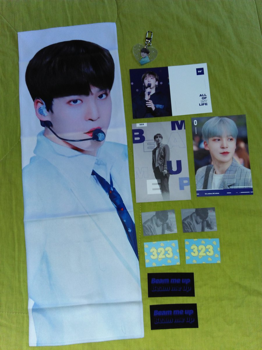 yunhoooly's tweet photo. im so in love right now😫💖thank you @undercloud323 for this beautiful slogan and thank you so much to @ATINYSTORE_MY for hosting this G.O💗💙💚💛💜 https://t.co/I1CA3KdnOh