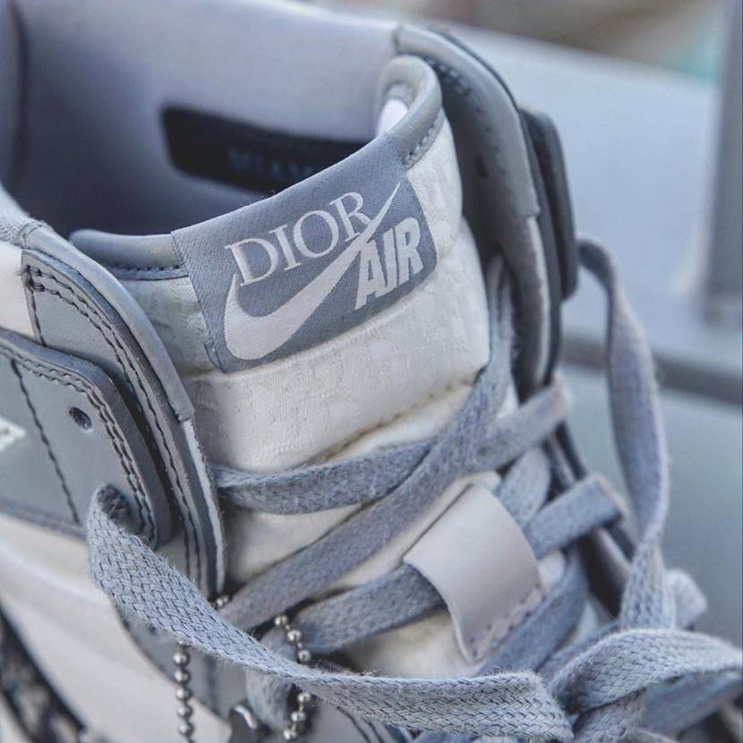 snkrdunk_jp's tweet photo. 【🔥春発売】
DIORとNIKEのコラボシューズ"AIR JORDAN 1”の実物をダニエル・アーシャムがInstagramにて公開！
国内価格：¥264,000
国内発売：近日発売予定
📱https://t.co/vNKxPCD15F

#ナイキ https://t.co/H2XpiretBy