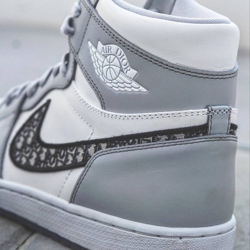 snkrdunk_jp's tweet photo. 【🔥春発売】
DIORとNIKEのコラボシューズ"AIR JORDAN 1”の実物をダニエル・アーシャムがInstagramにて公開！
国内価格：¥264,000
国内発売：近日発売予定
📱https://t.co/vNKxPCD15F

#ナイキ https://t.co/H2XpiretBy