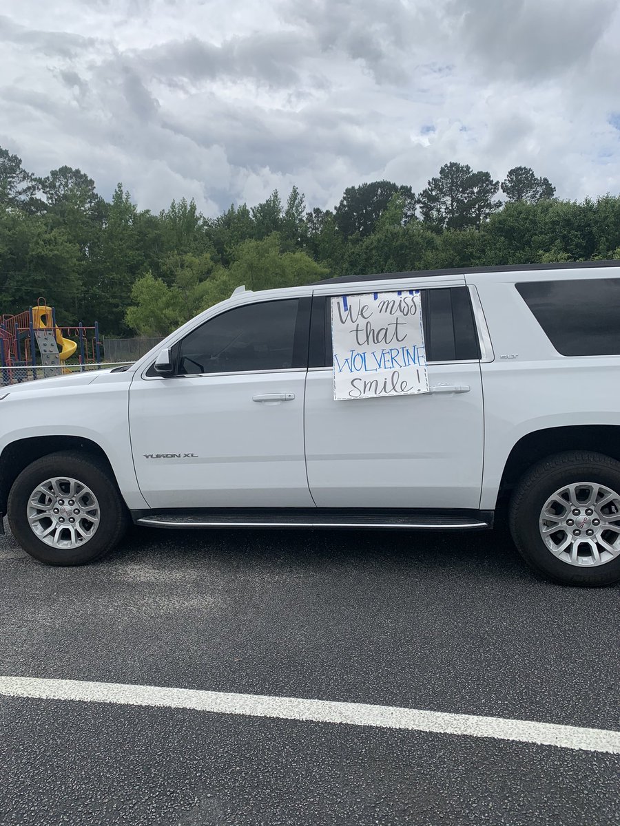 ChelsieCannon3's tweet photo. We had so much fun at the WGE parade today! I loved seeing all the students sweet faces! #WGEpride https://t.co/zJ9DVKBmHg