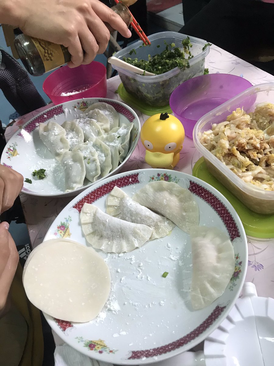 vr2xie's tweet photo. Relax a while ! DIY dumplings .   Seems to have pineapples to eat this summer . #dumplings  #lantauisland #simplelife ##種瓜得瓜 #鳳梨 #psyduckfan #傻鴨 #psyduck #pokemon #enton #可達鴨 https://t.co/k4AgzwqrR8