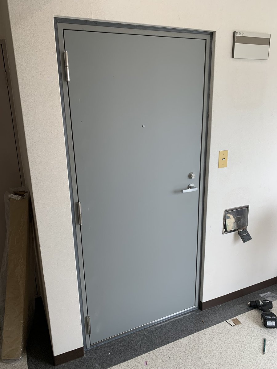 マンションドア