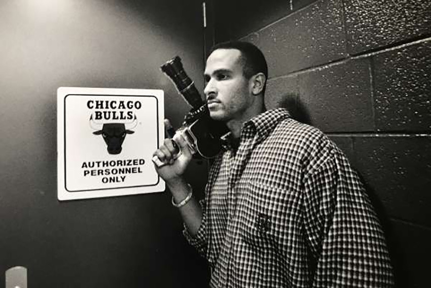 Una de las cosas que hacen de #LastDance una obra maestra, son las imágenes inéditas que nos permiten vivir en 1ra persona la historia.
Justamente, el encargado de seguir y filmar al equipo esa temporada, fue nada menos que el tío de <a href="/KlayThompson/">klay thompson</a> 👇
📎enredaccion.com.ar/detras-de-esce…