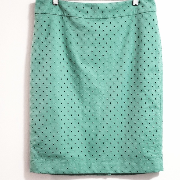 RaposaResale's tweet photo. So good I had to share! Check out all the items I'm loving on @Poshmarkapp from @CorksieT #poshmark #fashion #style #shopmycloset #anntaylor #pinkowl #vintage: https://t.co/AjcXyTmBq4 https://t.co/qOosagU6oM
