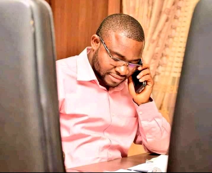 OhinoyiRay1's tweet image. Here is the Chief Of Staff to Kogi State Governor @ChiefAsuku. One of the youngest, eloquent and intelligent personnel at the moment in the midst of progressive movements. May Almighty Allah in His Infinite Mercy continue to enlarge Chief coast to greatness. @Glassman4Me