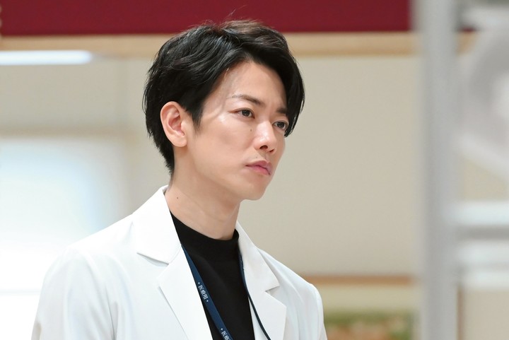 TakeliciousIndo's tweet photo. 104th Drama Academy Award

Best Actress — Kamishiraishi Mone 
Best Supporting Actor — Sato Takeru
Best Supporting Actress — Karina 

from drama Koi wa Tsuzuku yo Dokomademo /  Love Lasts Forever (Koitsuzu) 

#ドラマアカデミー賞 #恋はつづくよどこまでも #恋つづ #佐藤健 #上白石萌音 https://t.co/vb8h81l4mb