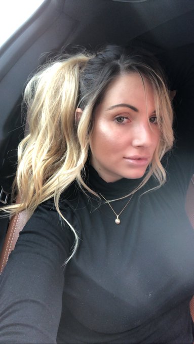 Earlier mom life with 6 month old hair roots, hardly any sleep, and starving aka fasting while trying<a href="/tag/iwannabeafatkid"class="tags"><span>#iwannabeafatkid</span></a>