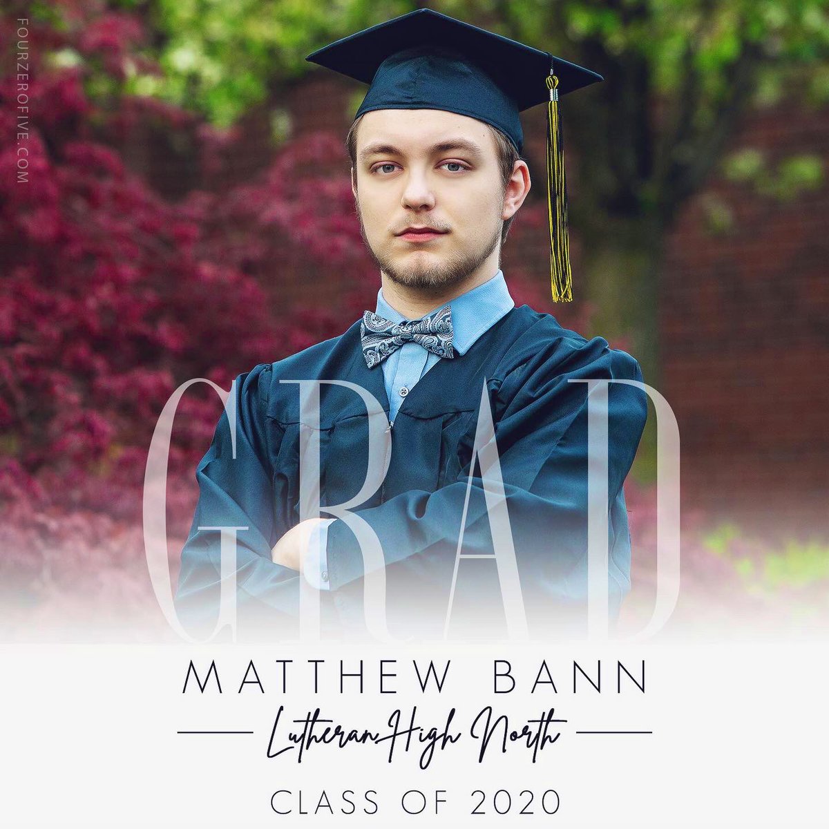 fourzerofivepic's tweet photo. MATTHEW  //  LUTHERAN NORTH 
2020 GRADUATE  
#classof2020 #2020strong #macombmichigan #seniorpictures 
#givewhereyoulive #porchproject #capandgown 
@conniefalmer 
https://t.co/RoDM15u04S https://t.co/dbBbxg7SIW