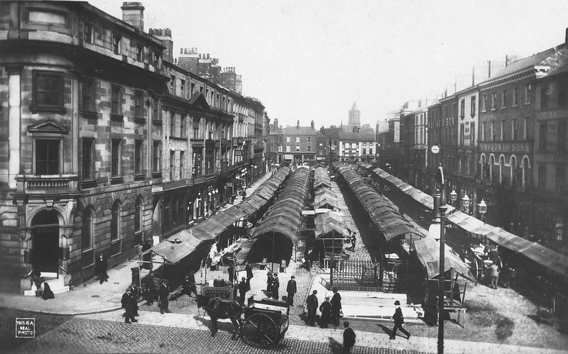 YorkArchivesUK's tweet image. Oh for the hustle &amp;amp; bustle of #York's markets 🍎

Missing York? Check out the new arrivals in our Caption Challenge. We're still looking for locations, dates, &amp;amp; any other local wisdom you may like to share!

ow.ly/CauB50zFXDy

#ArchivesatHome #CommunityHistory #LocalHistory